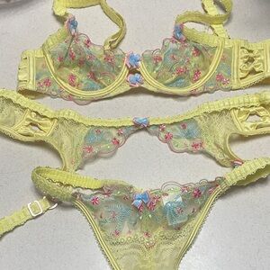 Lounge underwear yellow intimate set